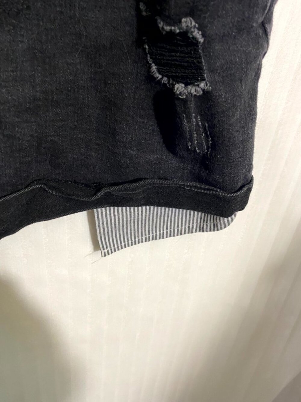 Wax Jean Black Denim Short Overalls Women’s Size L Distressed Bib Shorts Adjusta - Picture 4 of 7